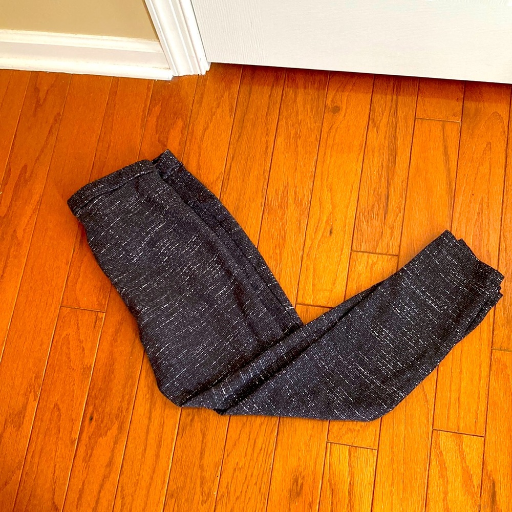 Pull up women gently used pants. Size: 6